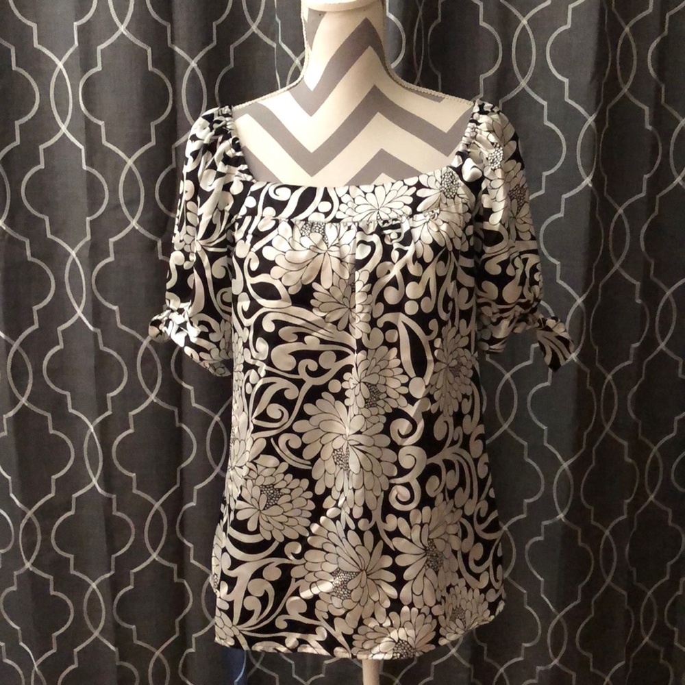 Beautiful silky top, on shoulder or a shoulder